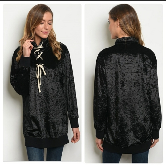 Tops - 🆕️ Black Velvety Long Top